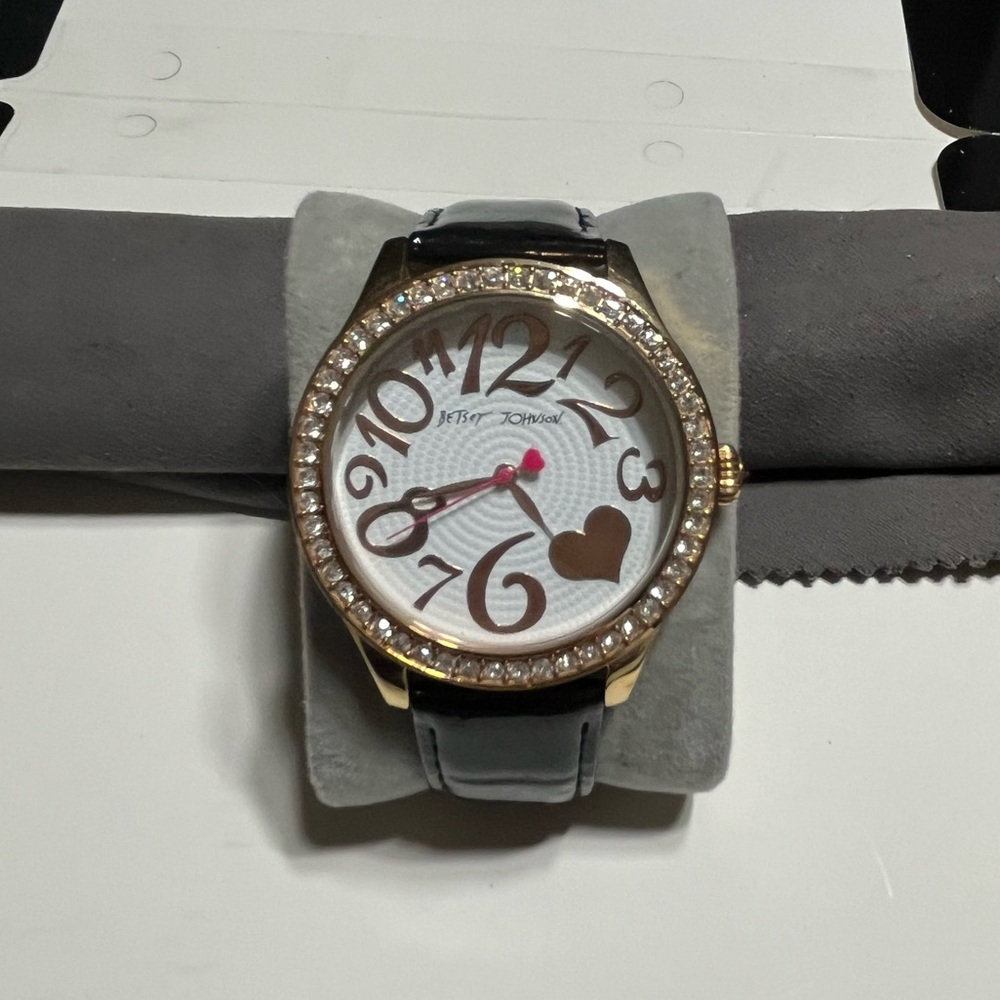 Working Betsey Johnson watch LN